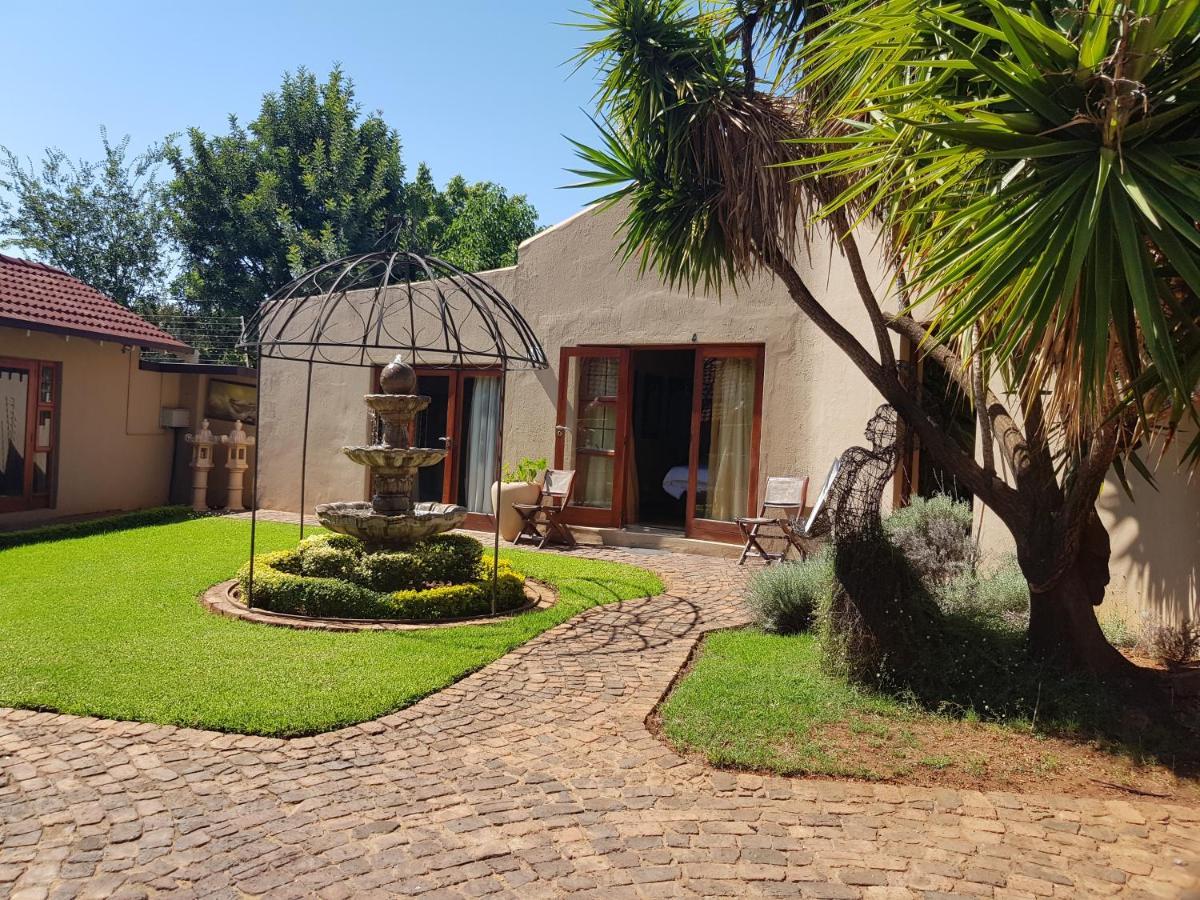 Echo Garden Guesthouse Rustenburg Buitenkant foto