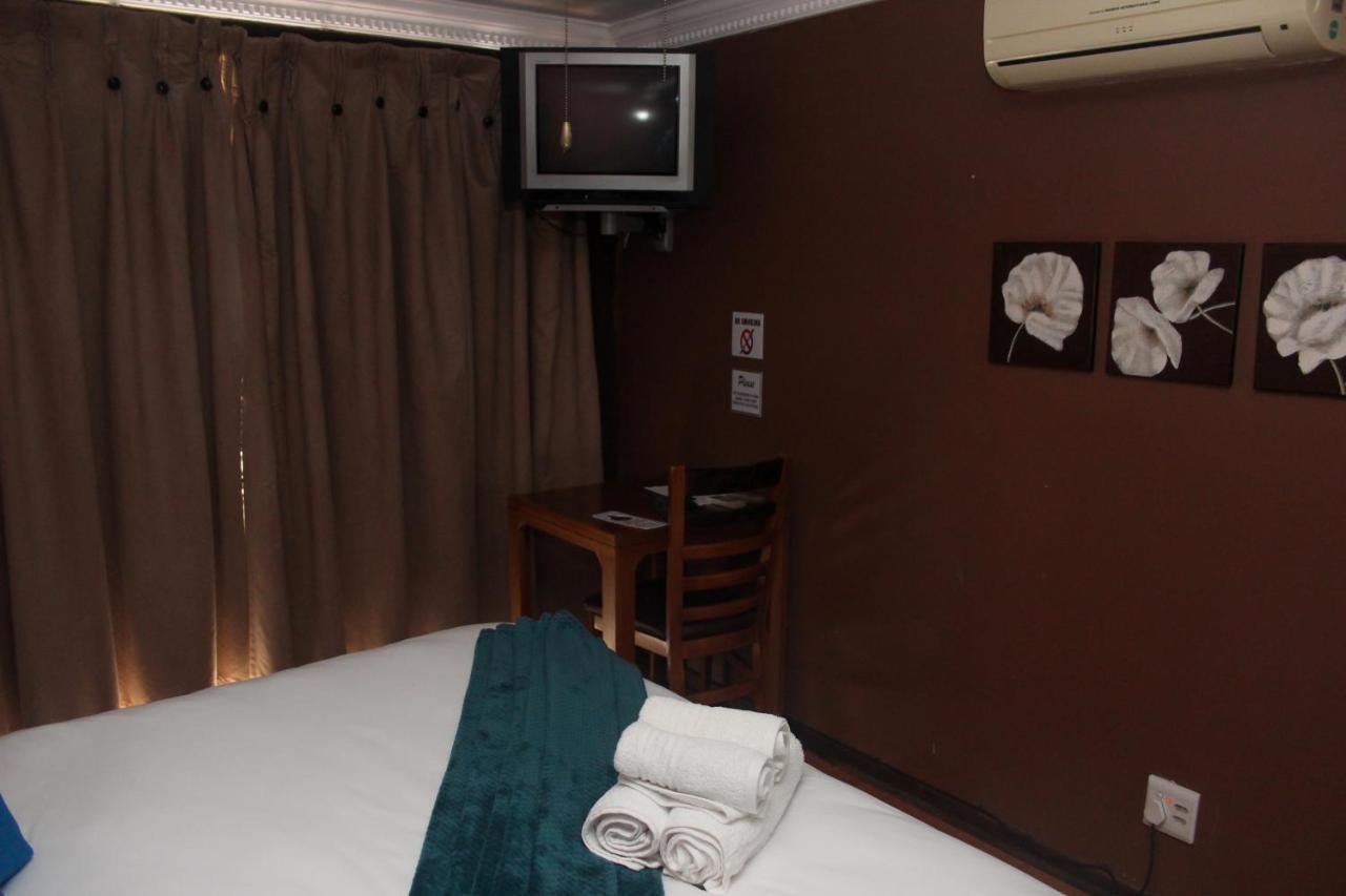 Echo Garden Guesthouse Rustenburg Buitenkant foto