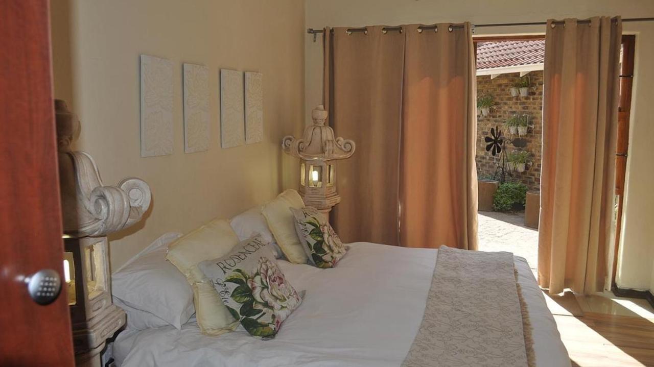 Echo Garden Guesthouse Rustenburg Buitenkant foto