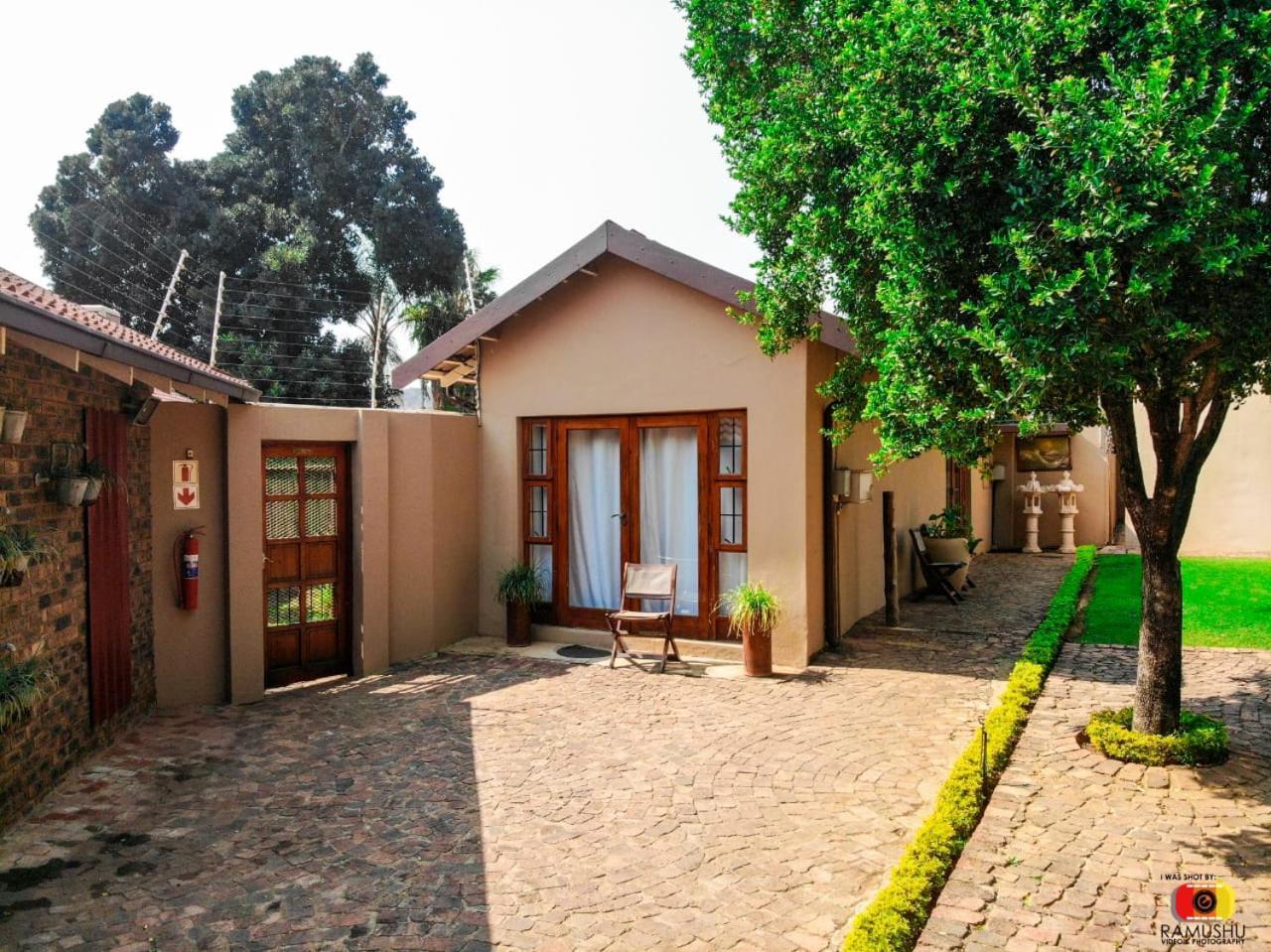 Echo Garden Guesthouse Rustenburg Buitenkant foto