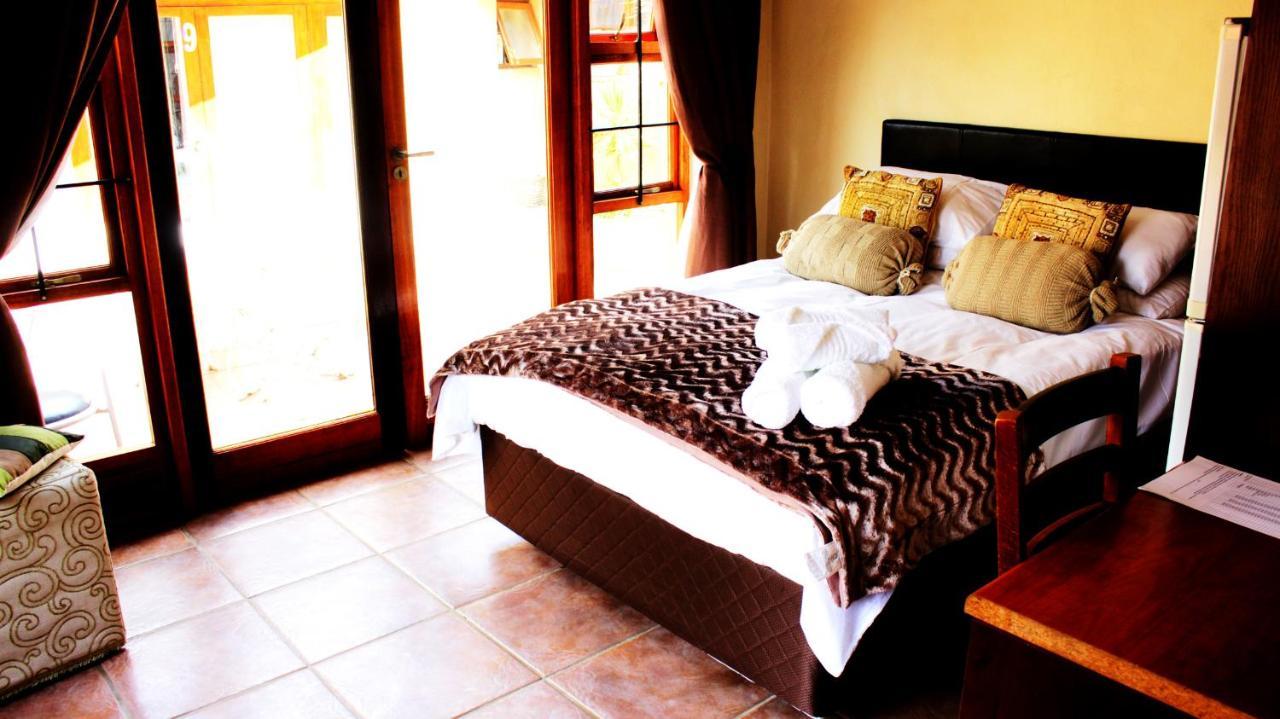 Echo Garden Guesthouse Rustenburg Buitenkant foto